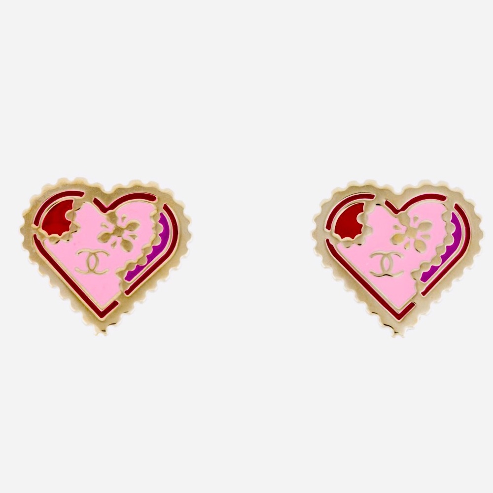 💞💞Authentic CHANEL Heart Earrings💞💞